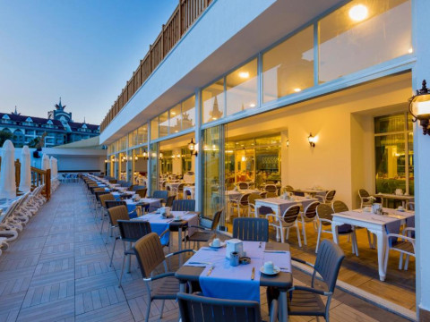 Hotel Side Royal Palace