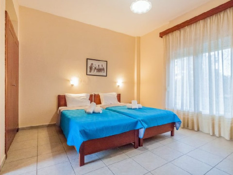 Hotel Sintrivanis