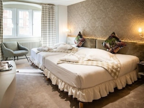 HOTEL SUISSE