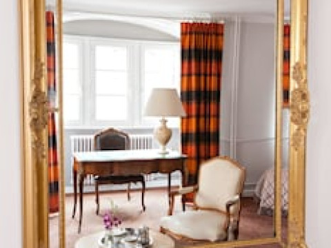 HOTEL SUISSE