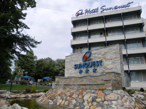 SUNQUEST HOTEL