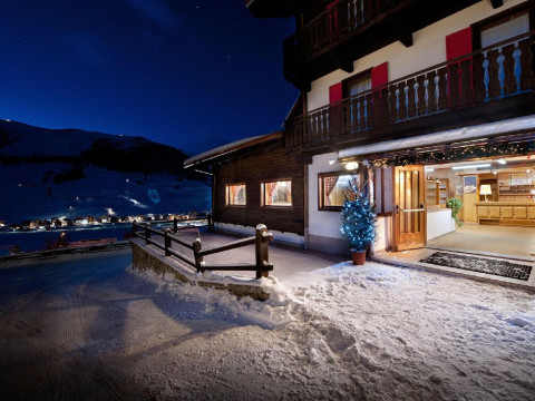 HOTEL TEOLA