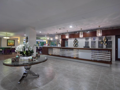 Hotel Trendy Side Beach