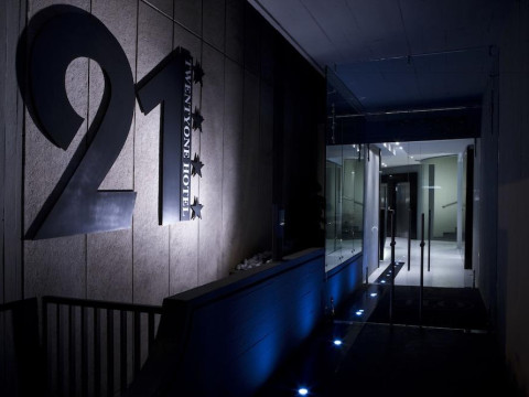 Hotel Twenty One