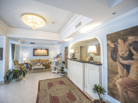 HOTEL VILLA DAPHNE