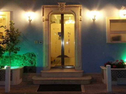 HOTEL VILLA NEFELE