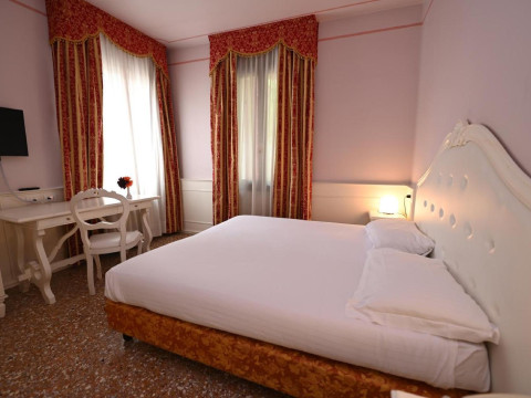 Hotel Villa Patriarca
