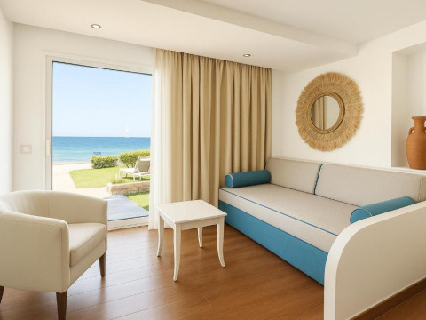 Hotel & Village Alexander Beach