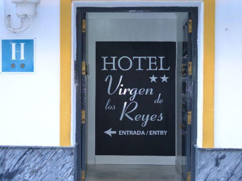 Hotel Virgen De Los Reyes