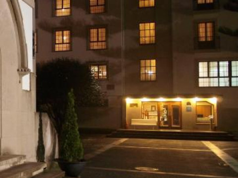 Hotel Y Apartamentos Arias