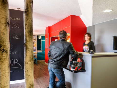 HOTELF1 GENNEVILLIERS ASNIERES