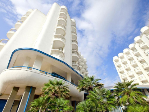Hr Resort