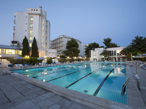 Hr Resort