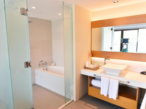 Hue Hotels and Resorts Boracay Managed by HII