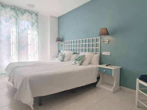 HUGO BEACH HOTEL