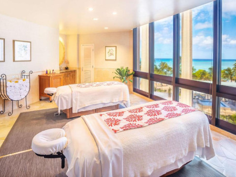 Hyatt Regency Waikiki Beach Resort & Spa