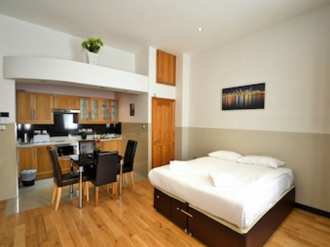 HYDE PARK APARTMENTS