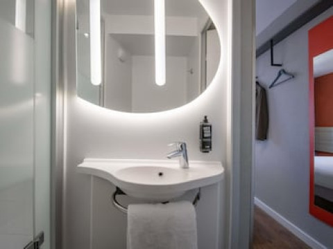 IBIS BUDGET NICE AEROPORT PROMENADE DES ANGLAIS