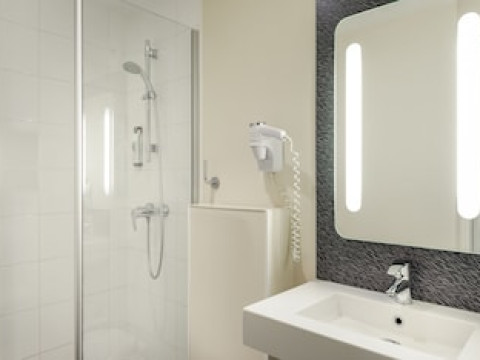 IBIS GENEVE CENTRE LAC