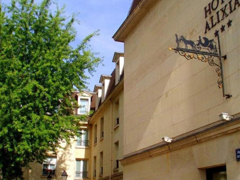 IBIS STYLES BOURG LA REINE