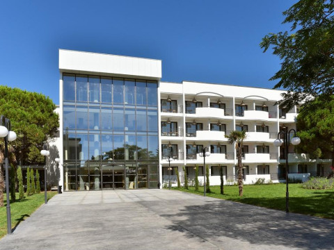 iHOTEL