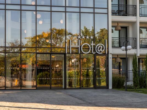 iHOTEL