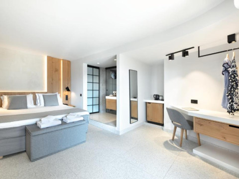 Ikones Seafront Luxury Suites (Adults only 18+)