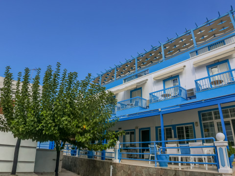 IKONOMAKIS APARTMENTS