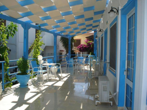 IKONOMAKIS APARTMENTS