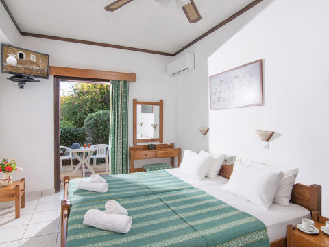 Iliostasi Beach Apartments