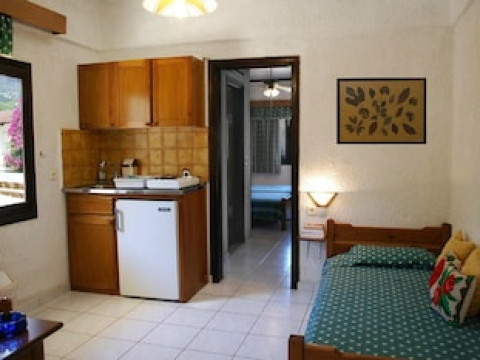 ILIOSTASI BEACH APARTMENTS