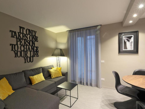 Imbriani Guest House & Suites