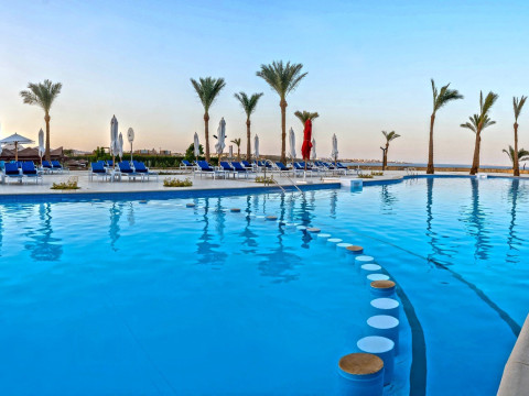 Invidia Coral Beach Tiran