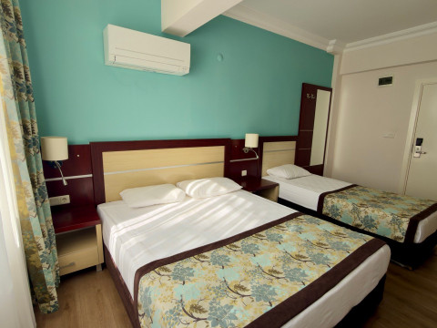 Blue Wave Suite Hotel