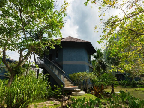 Peace Laguna Resort