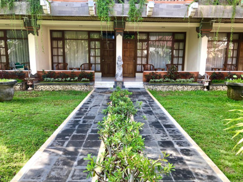Inna Sindhu Beach Hotel & Resort