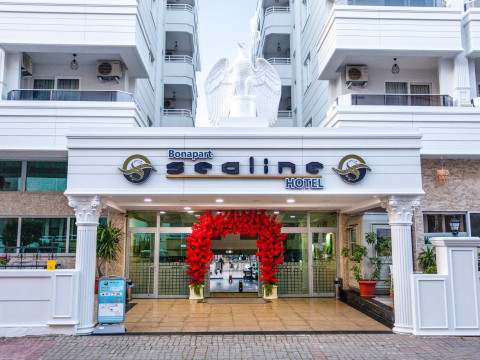 Sealine Suite