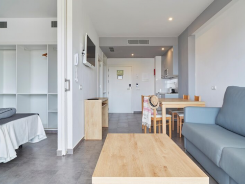 Invisa Aparthotel Casa Luis