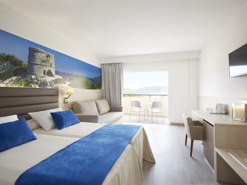 Invisa Hotel Cala Blanca