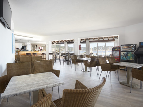 Invisa Hotel Cala Blanca