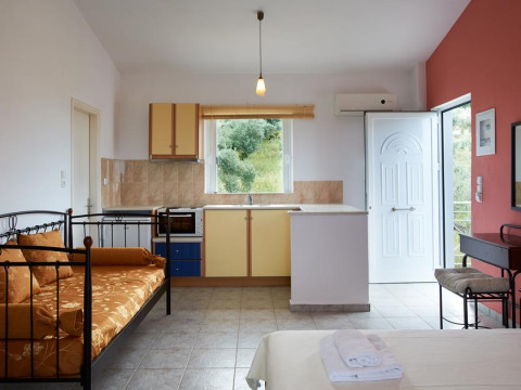 IRENE STUDIOS - ARTEMISIO, EVIA