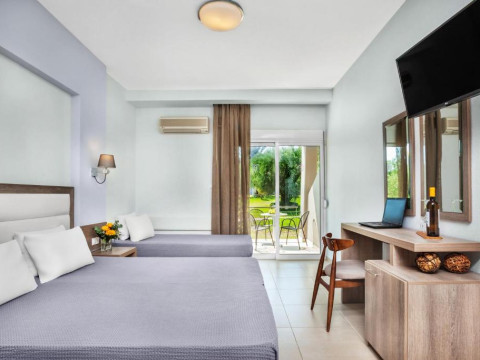 Iris Hotel