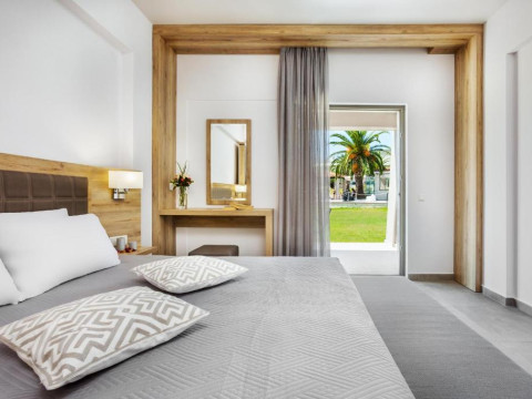 Iris Hotel