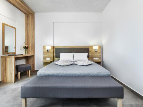 Iris Hotel - Siviri