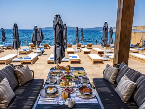 Isolina Hotel