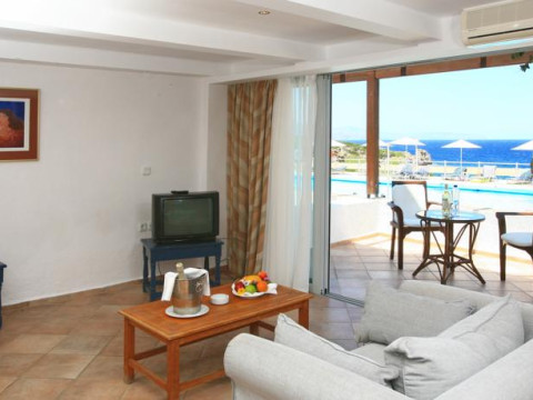 ISTRON BAY HOTEL