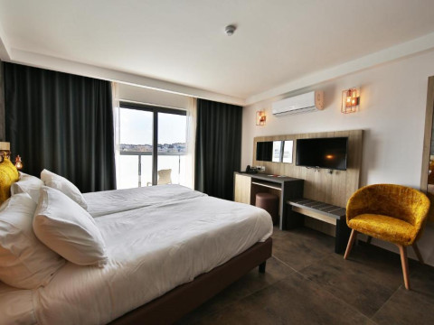 Ivy Hotel