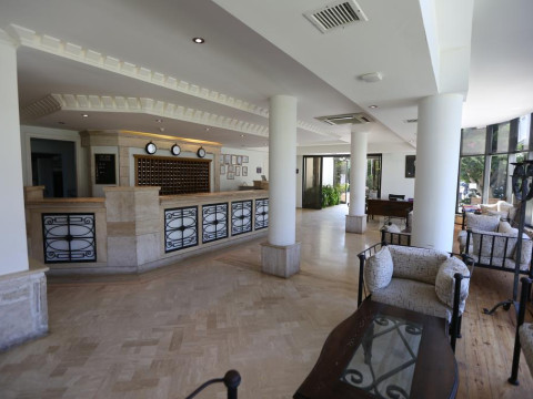 IZER HOTEL AND BEACH CLUB