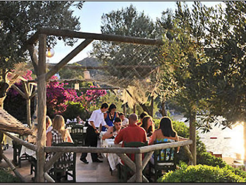 IZER HOTEL AND BEACH CLUB