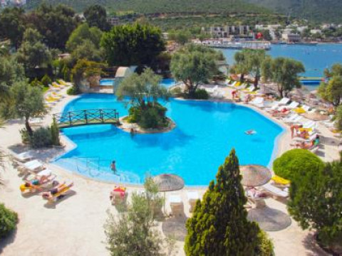 IZER HOTEL & BEACH CLUB